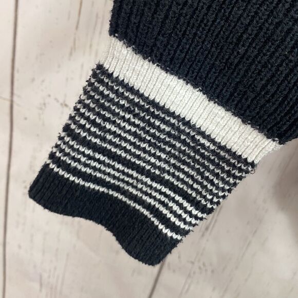 Free People Black & White Asymmetrical Stripe Knit Sweater Size M Boho Slouchy - Picture 7 of 15